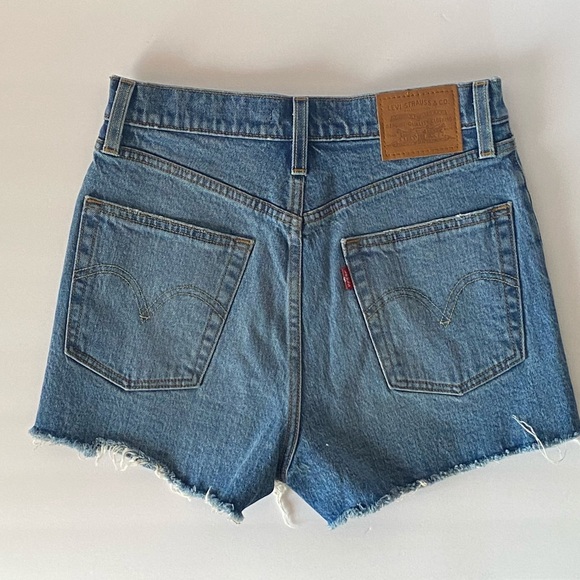 Levi’s Ribecage Short - Picture 6 of 8